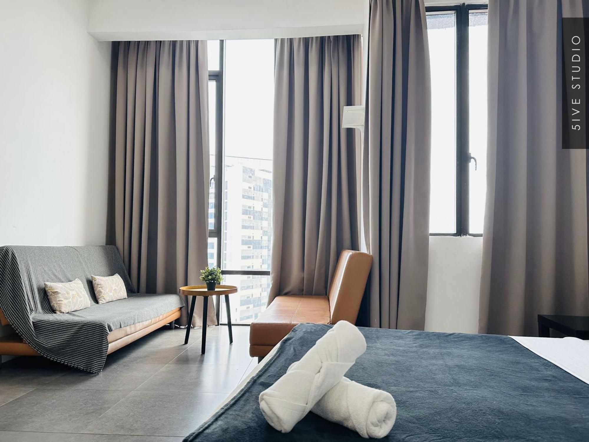 Five Studio - Empire Damansara Petaling Jaya Eksteriør billede