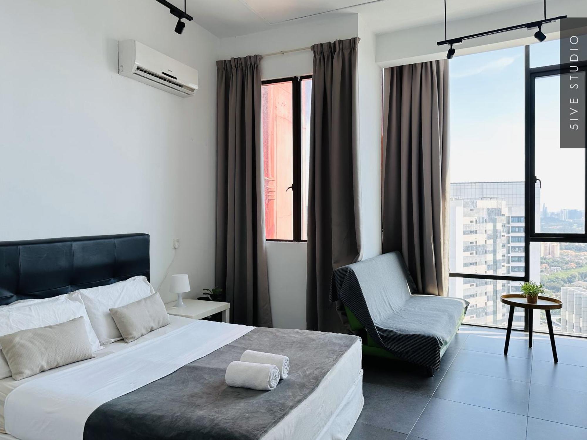 Five Studio - Empire Damansara Petaling Jaya Eksteriør billede